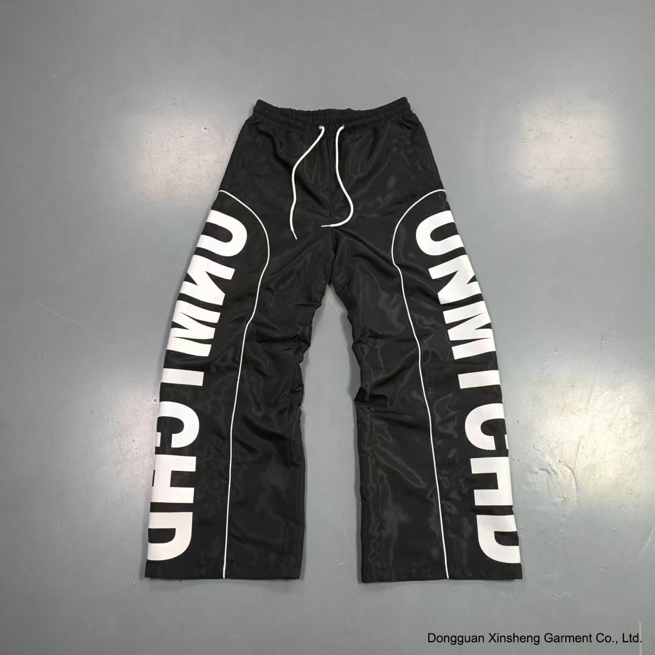 How to Select Denim Washes and Finishes for Custom Jeans Bulk Production?