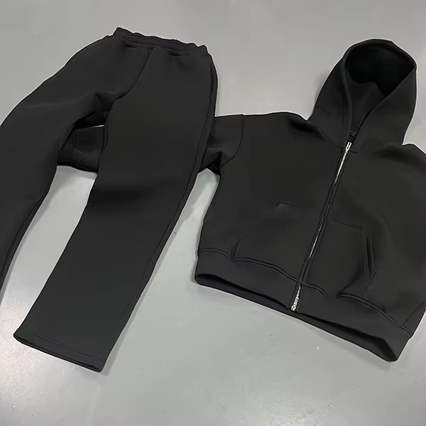 アパレルメーカー製カスタムユニセックスコットンポリエステルブランクトラックスーツネオプレンスウェットスーツジップアップフーディーアンドスウェットパンツセットメンズ