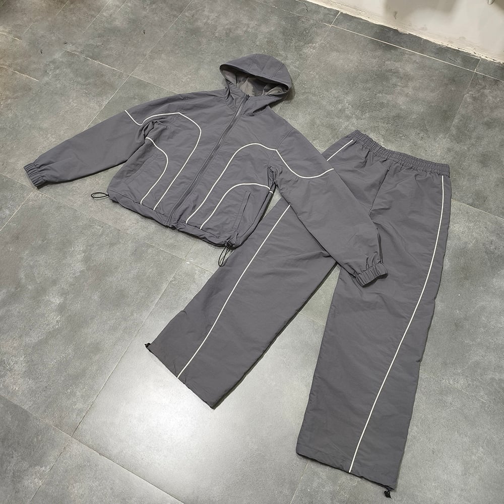 High Quality Custom Sportswear Outdoor Nylon Polyester Windbreaker Zip up Jacket Hooded and Pants Tracksuit Men