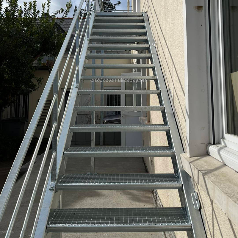 Vergleich maßgeschneiderter Metalltreppen für Großunternehmen