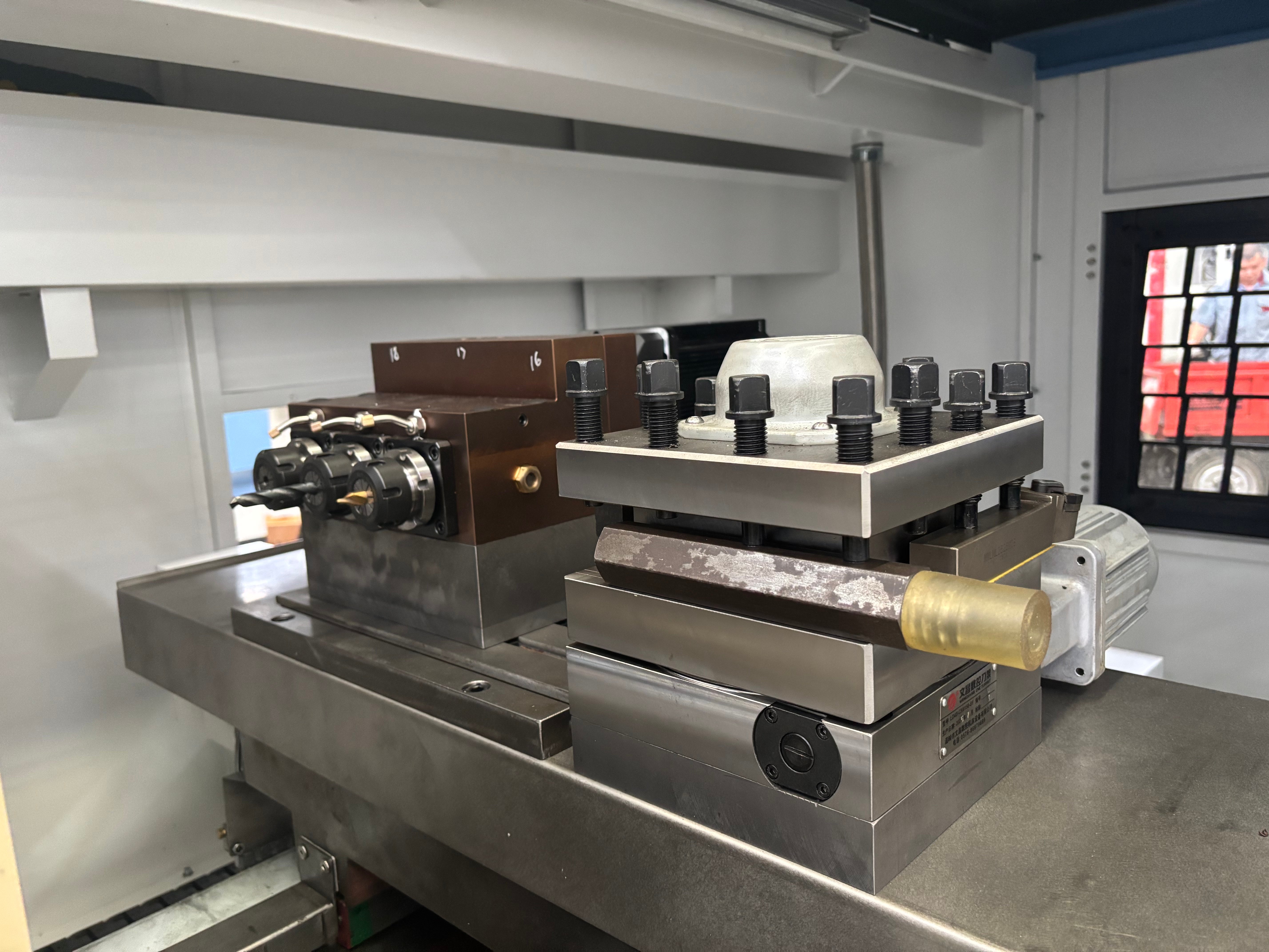 CNC lathe details (3).jpg