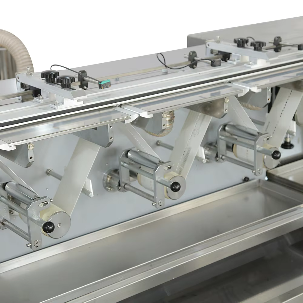 small chocolate  candy bar packing machine horizontal pillow flow wrapper -3
