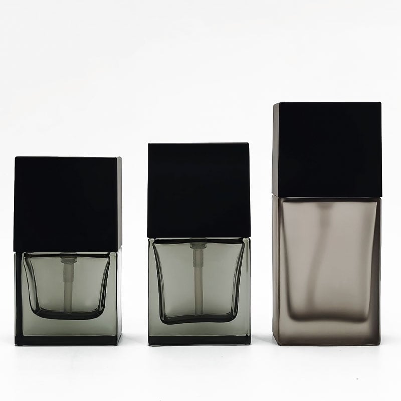 Custom Logo 20ml 30ml 50ml Makeup Refillable Leak-proof Square Glass Foundation Bottle with Pump
