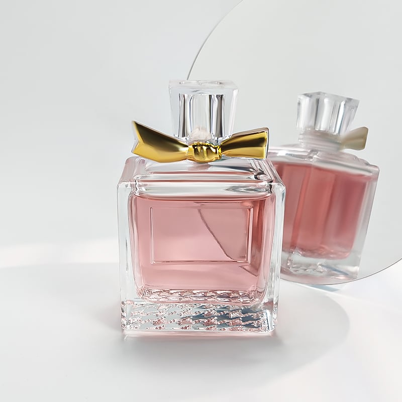 Factory wholesale luxury square 80ml woman perfume bottle with golden cap HY-S010 