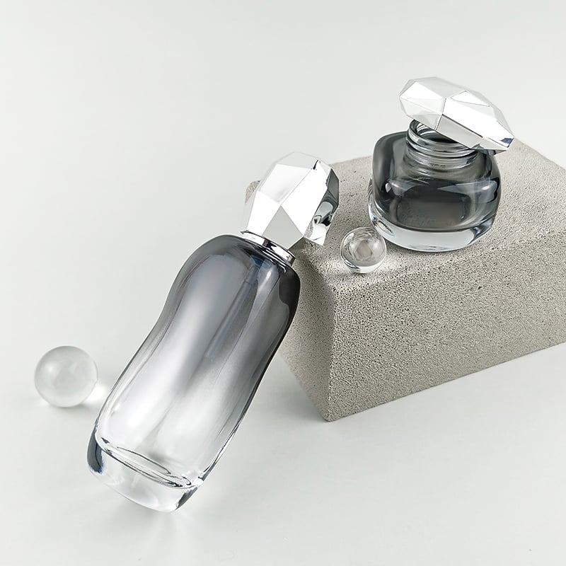 Irregular Gradient Black Cosmetic Glass Set with Silvery Cap HY-2448