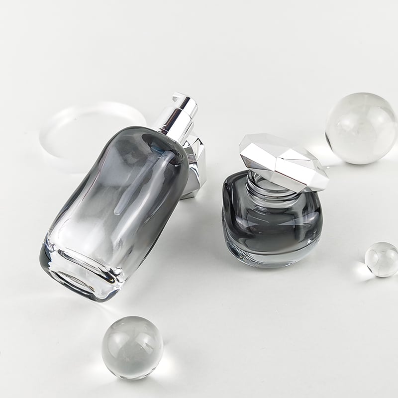 Irregular Gradient Black Cosmetic Glass Set with Silvery Cap HY-2448