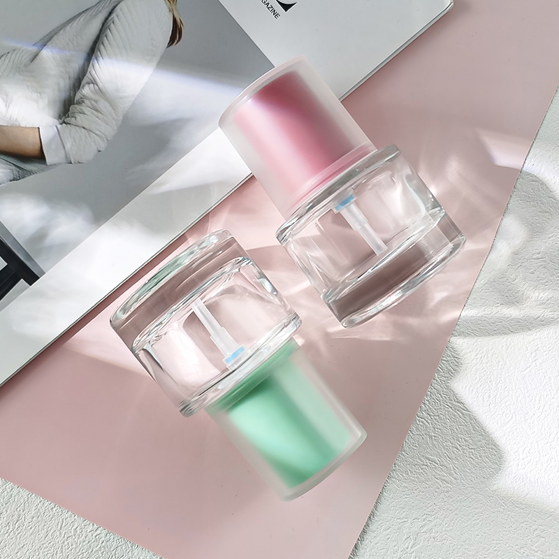 Cosmetic Glass Packaging 30ml Transparent Round Glass Pump Bottle for Foundation and Lotion