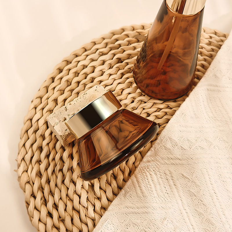 Custom Color Logo Face Cream Cosmetic Jar Amber Droplet Shape Empty 30g 50g Glass Jar with Gold Lids