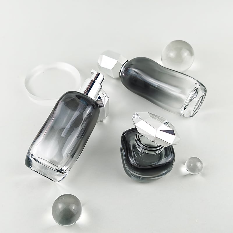 Irregular Gradient Black Cosmetic Glass Set with Silvery Cap HY-2448