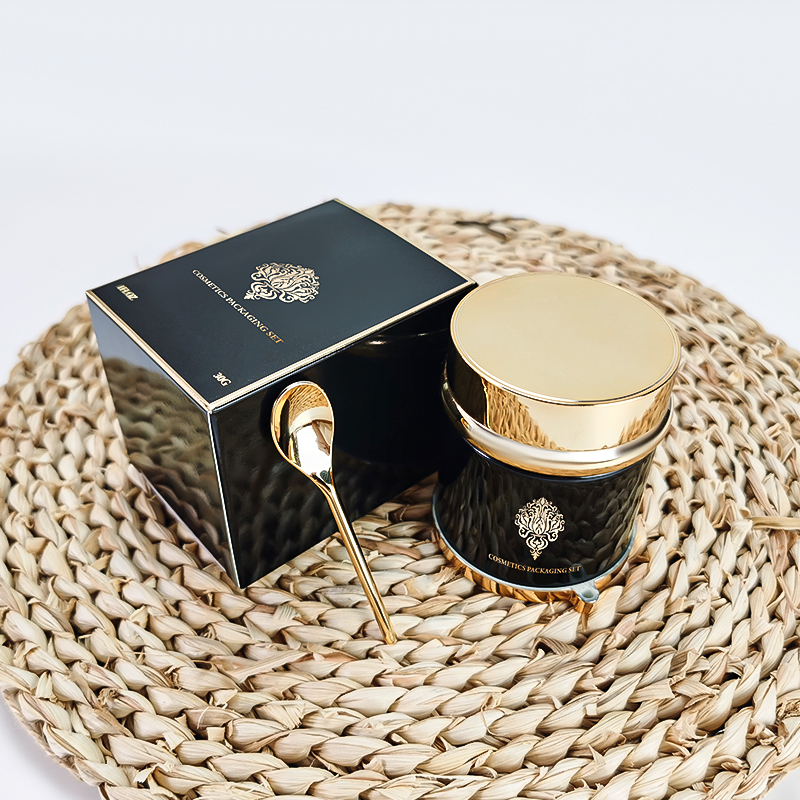 Custom Logo Eco-friendly Luxury Skincare Cream Jar Cosmetic 20ml 30ml 50ml Black Gold Cap Glass Bottle Jar with Spoon and Box