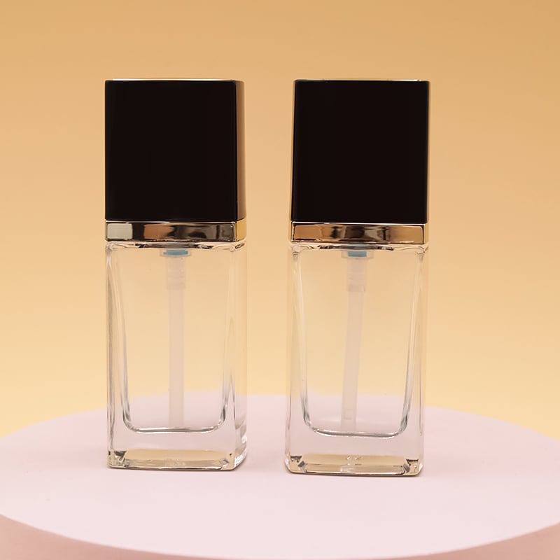 30ml Transparent Flat Luxury Foundation Lotion Bottle With Pump Cover Beauty Cosmetic Glass Bottle Skin Care Packaging