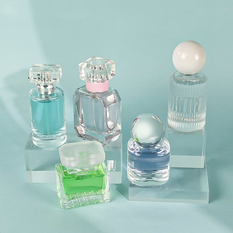 Wholesale clear Empty Perfume Bottle Custom logo Small 20ml 30ml Spray Pump Glass square Perfume Bottles