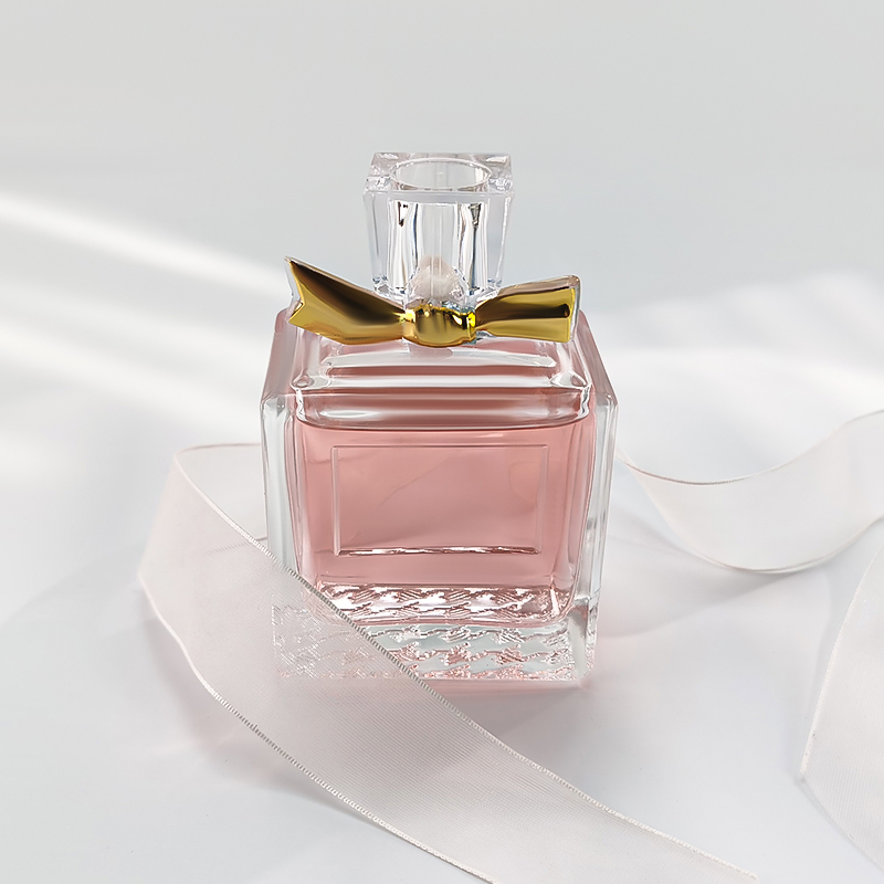 Factory wholesale luxury square 80ml woman perfume bottle with golden cap HY-S010 