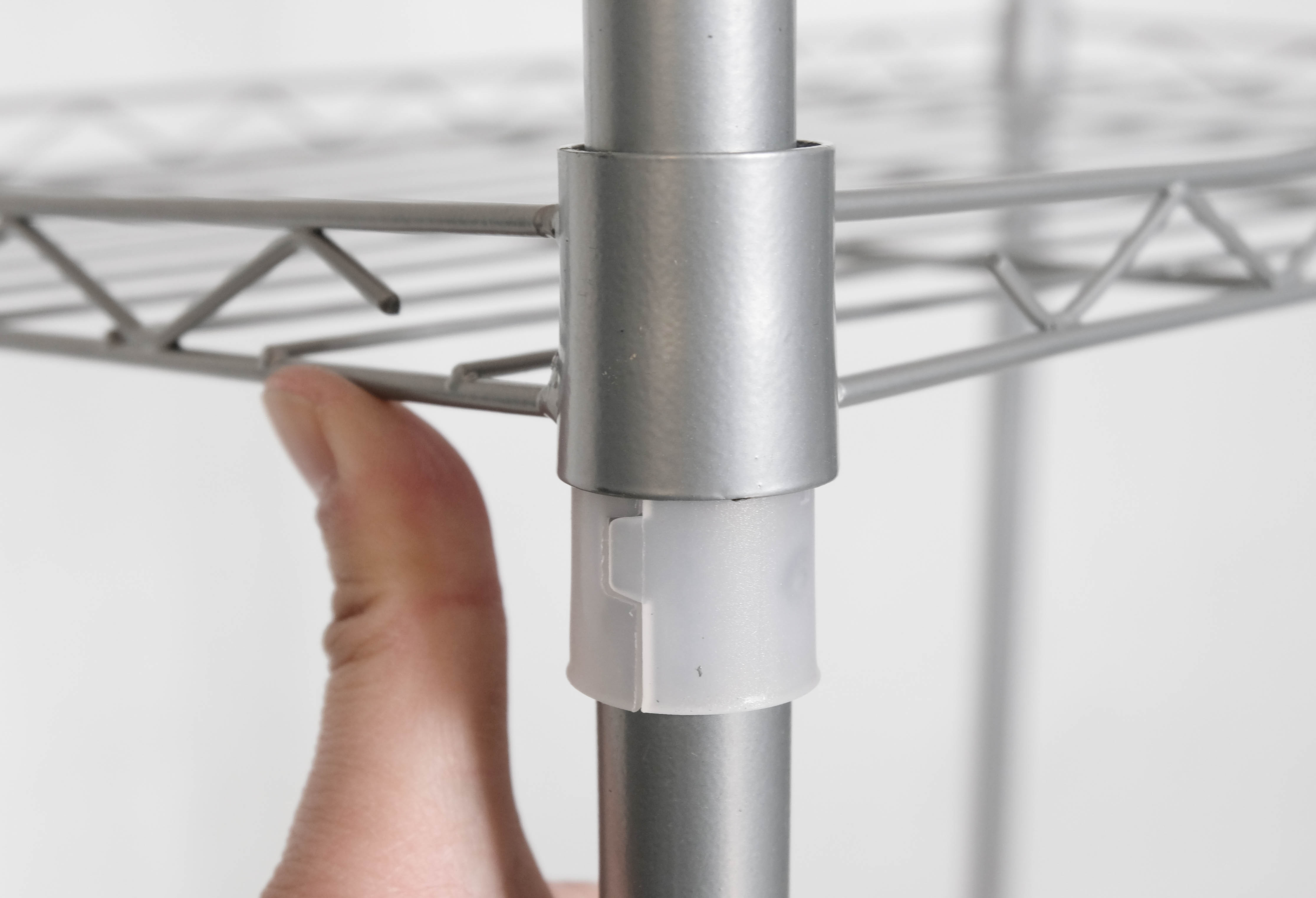 Why use a heavy duty wire shelf for high-airflow environments?