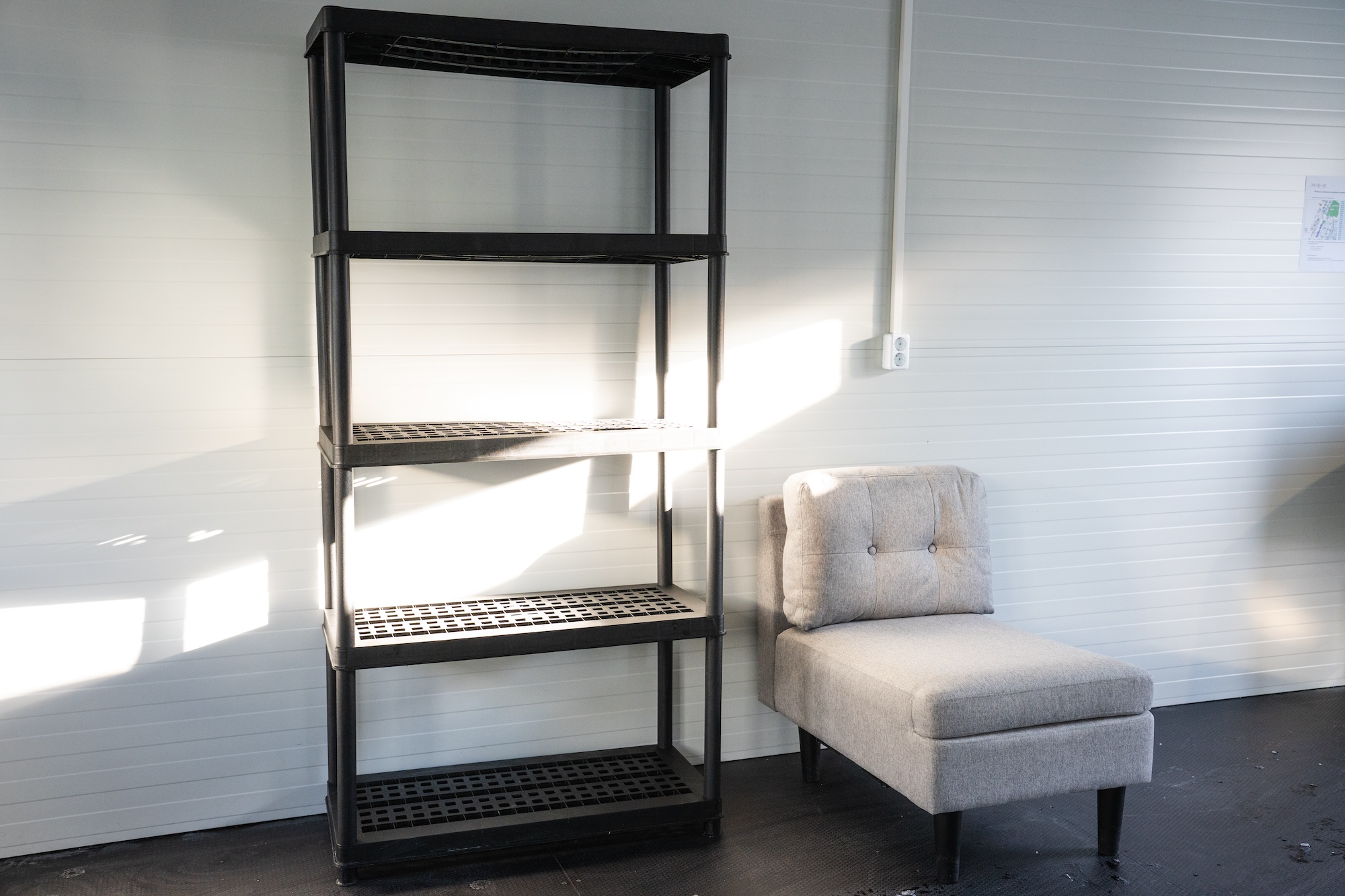 Sofa modular, no arms - plastic shelf.JPG