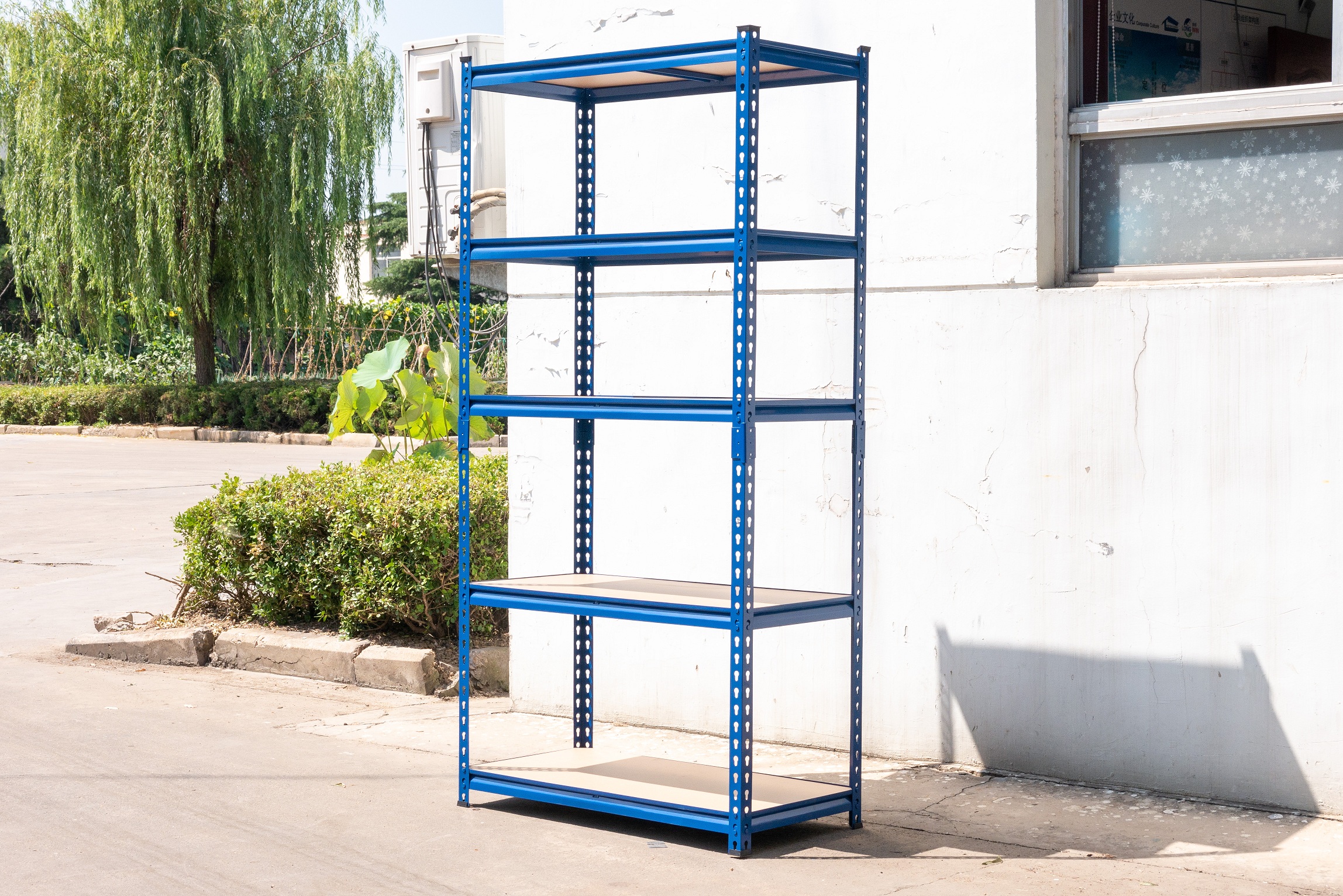 How to Find a Professional Racks Supplier for Warehouse Projects?