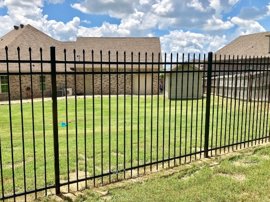 Metal Fences: Durable for All Weather Conditions
