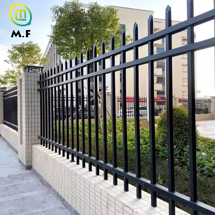 سياج خاص للخصوصية في المساكن: يتناغم مع هندسة منزلك
