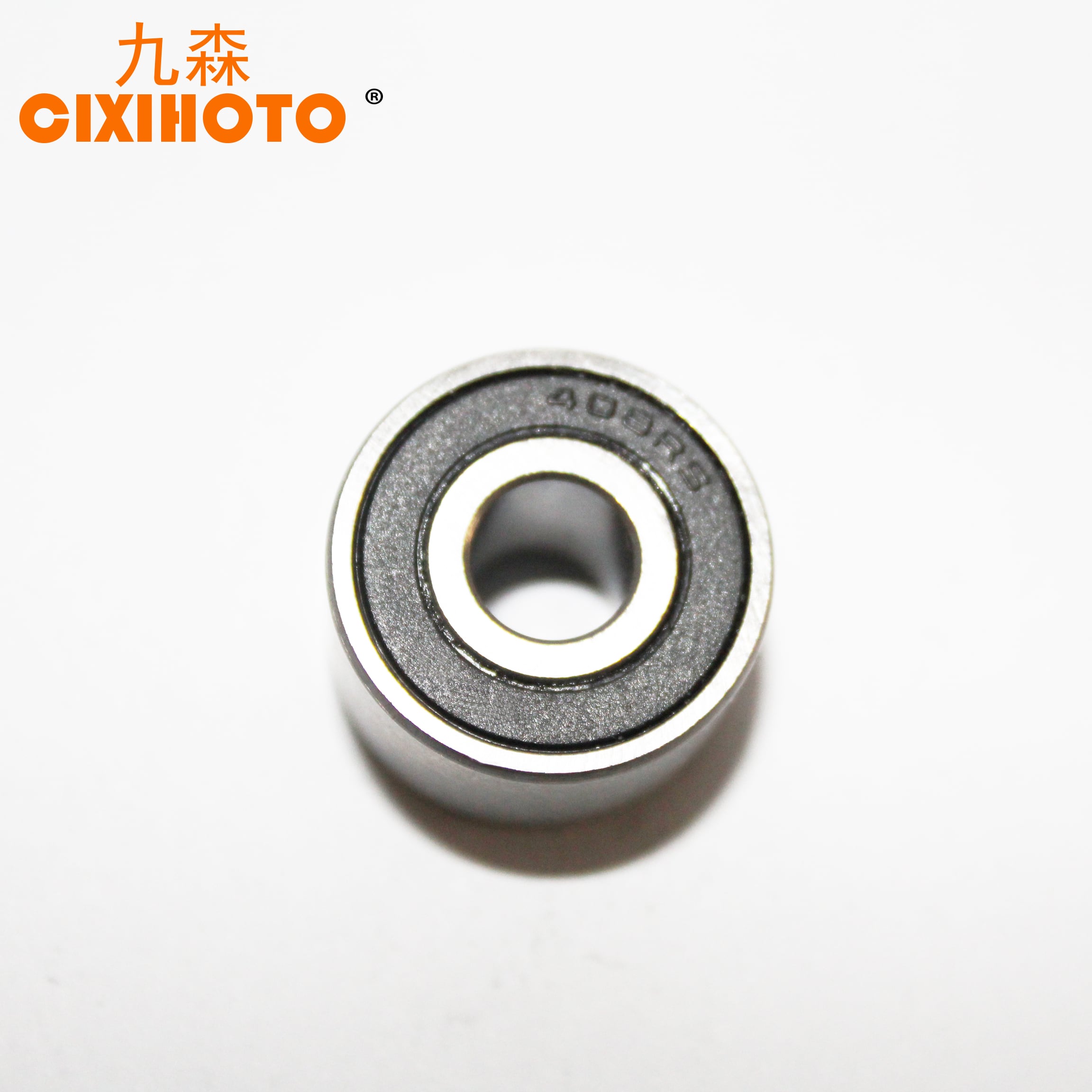 Quomodo duplex series profundi cavitatis rotulorum rotarum frictionem et attritionem minuit