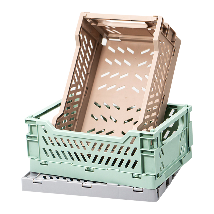 Exploring the features of folding containers