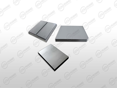 Silicon carbide (SiC) heating plates for glass forming