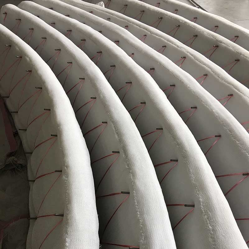 Demisters extend equipment life in corrosive petrochemical environments