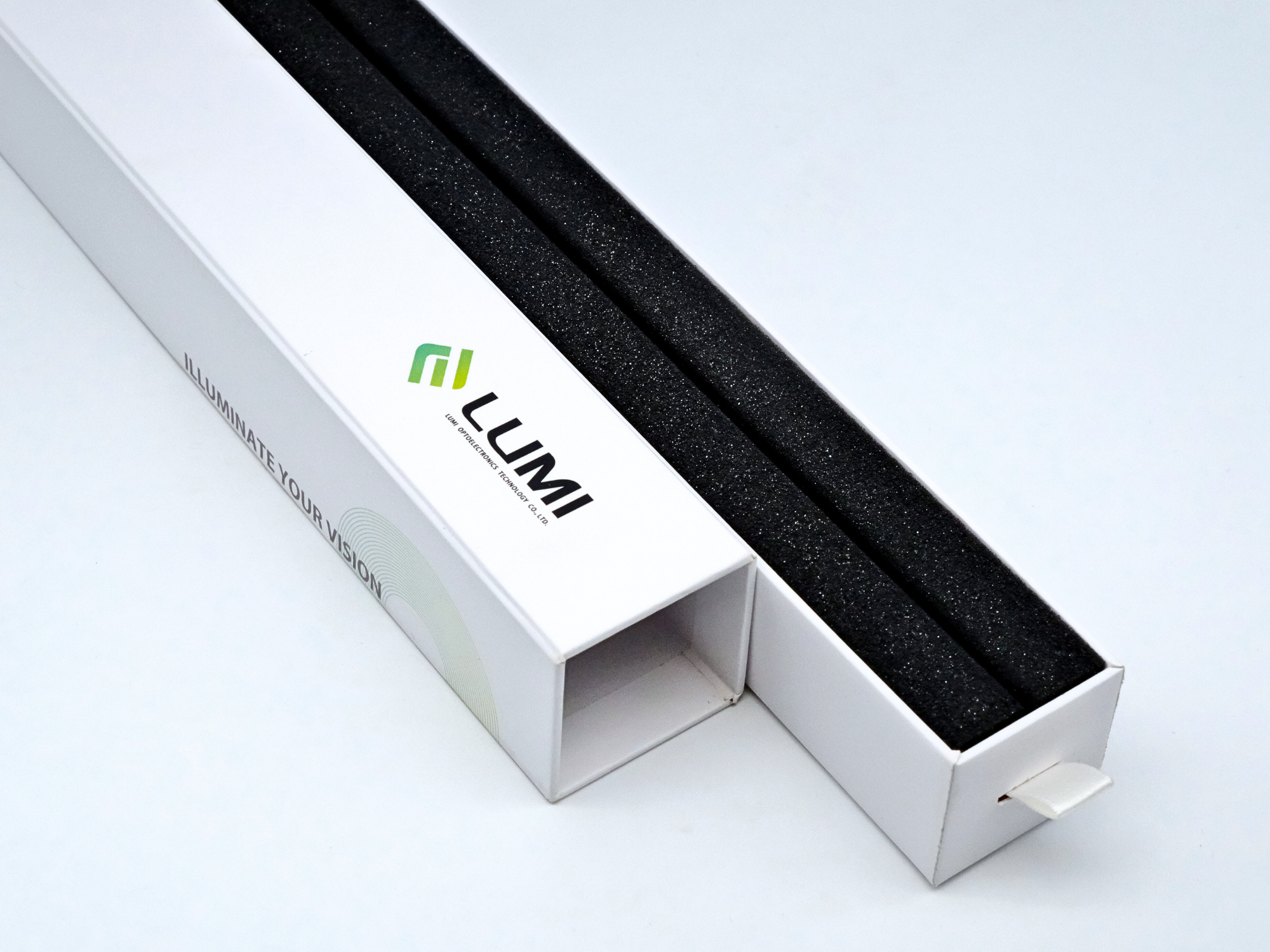 LUMI Unveils New Pull-Tab Packaging for Enhanced Shock Resistance and Compatibility