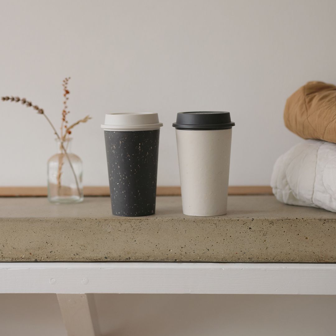 How Paper Cups with Lids Can Enhance Customer Experience at Your Cafu00e9