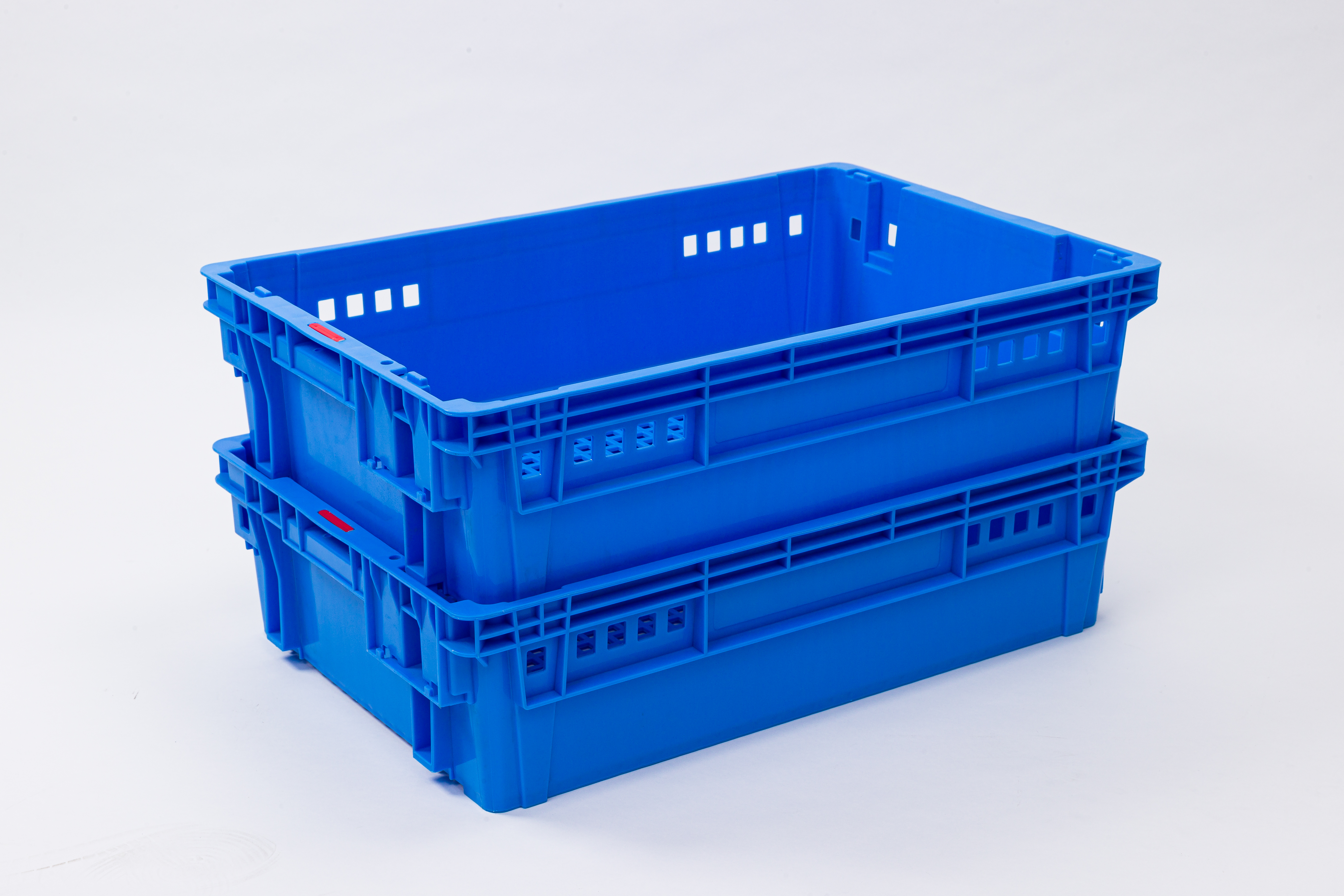 Stackable Plastic Storage Crates for Efficient Storage Solutions