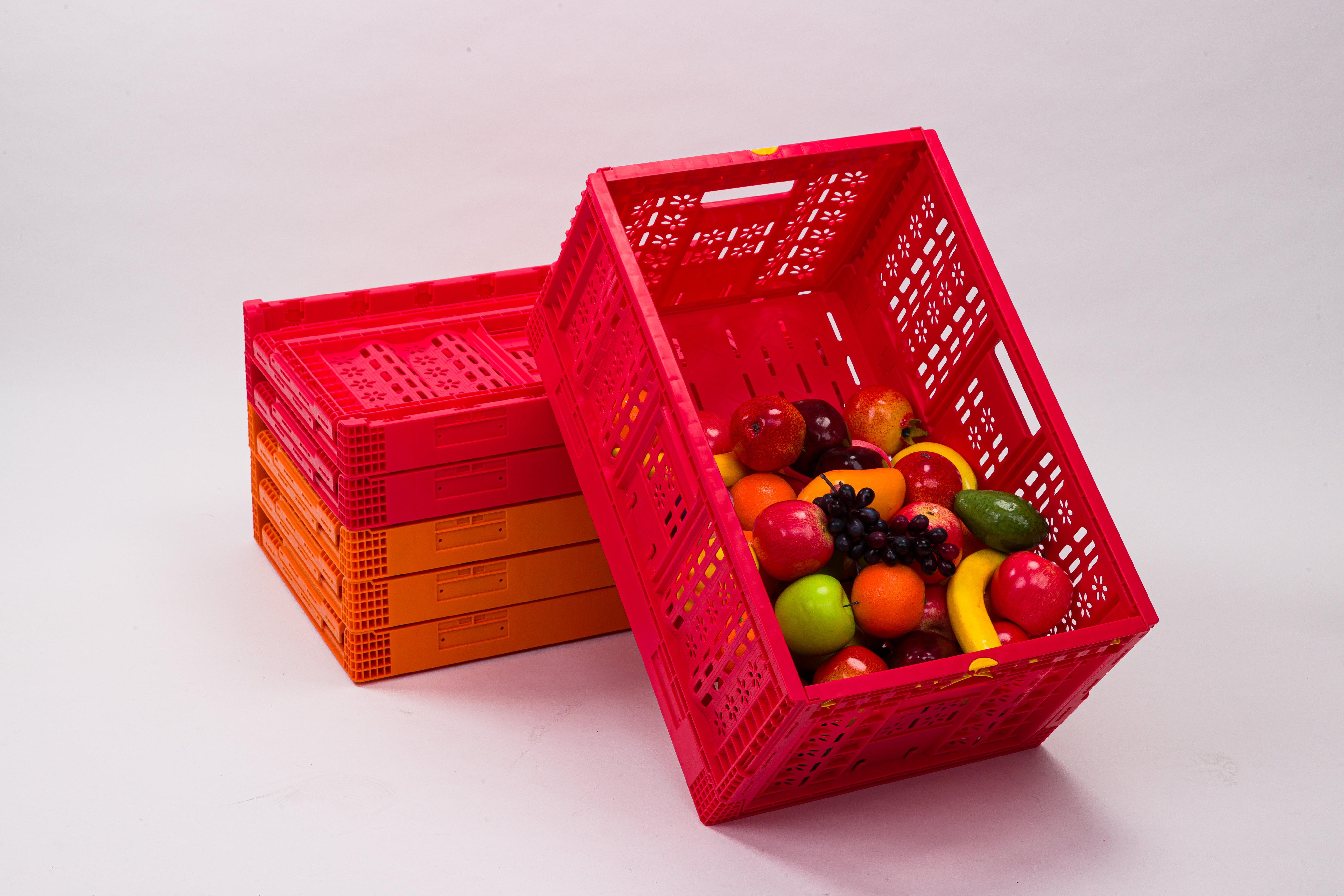 Mastering the Art of Folding and Unfolding Plastic Folding Crates