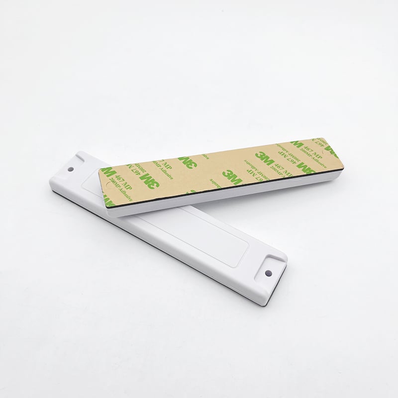علامة UHF R6A ABS مضادة للمعادن ذات مسافة قراءة طويلة RFID لإدارة الأصول