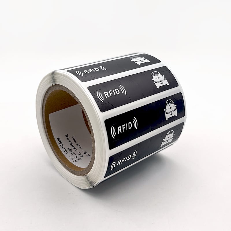 ملصقات علامات الزجاج الأمامي RFID عالية الجودة مخصصة للطباعة UHF للزجاج الأمامي للسيارة علامة UHF السلبية