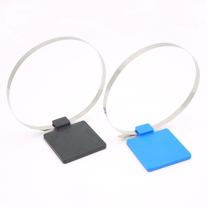 Sampla Saor in Aisce Ceanglais Cábla Féinghlasála RFID/NFC Indiúscartha Fadréimseach Cruach UHF RFID Ceangail Cábla Cruach Dhosmálta