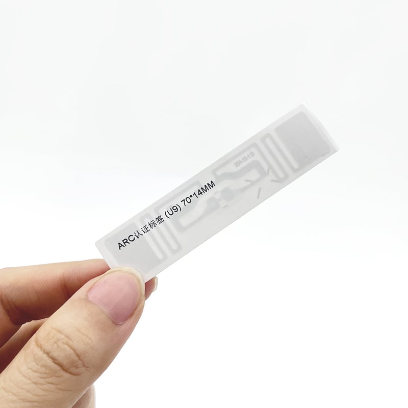 תגיות קמעונאות UHF RFID מנייר מצופים למכירה עירומה להזמנות בכמויות גדולות