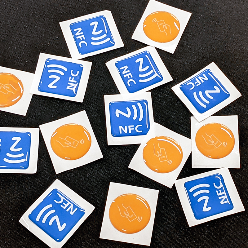 Großhandel NFC-Tag wasserdicht wiederbeschreibbar Ntag 216 NFC-Label Anti-Metall-Epoxid-Tag für soziale Medien