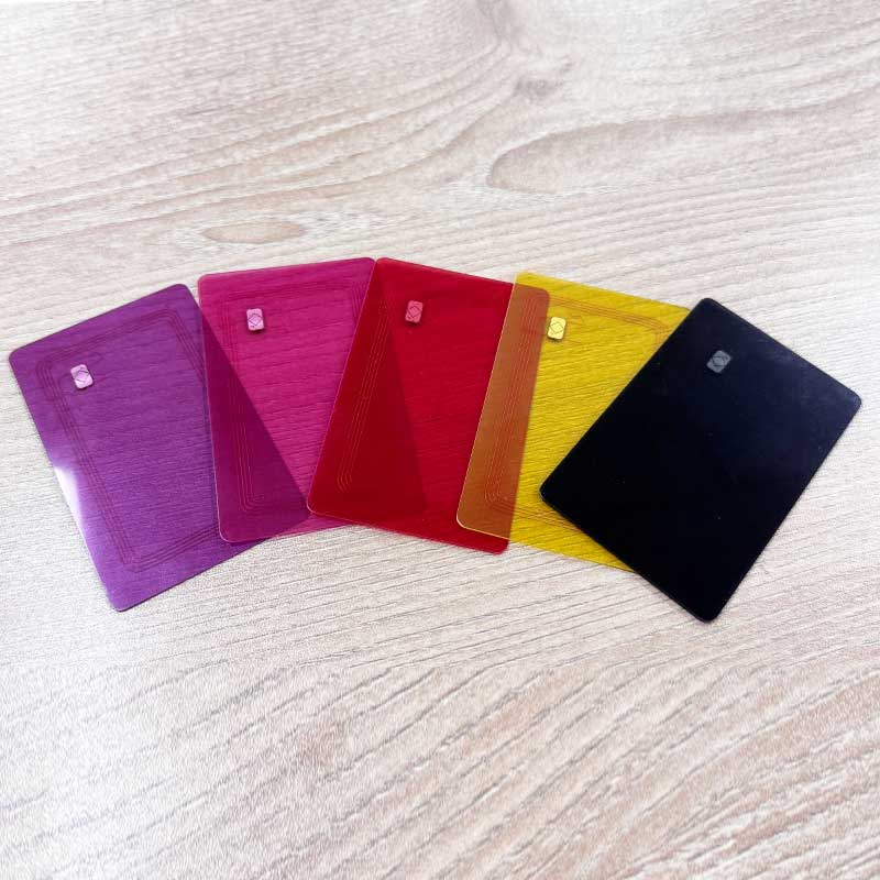 بطاقة RFID رقمية ذكية مخصصة من مادة PVC بتردد 13.56 ميغاهيرتز، سوداء وشفافة للاستخدام في مجال الأعمال