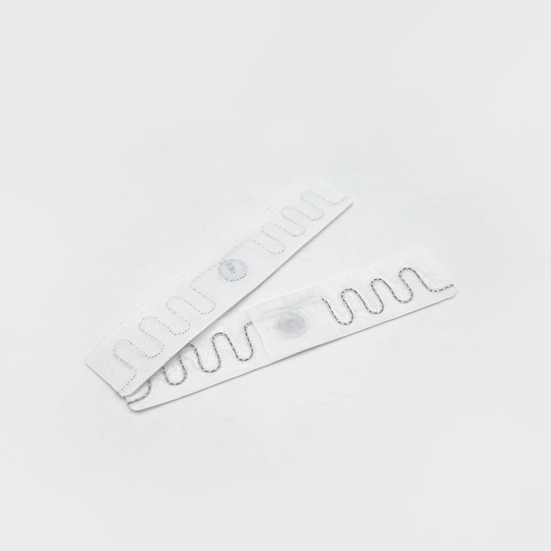 Thẻ RFID ép nhiệt/may Monza R6-P Thẻ RFID ép nhiệt có thể dùng cho giặt là
