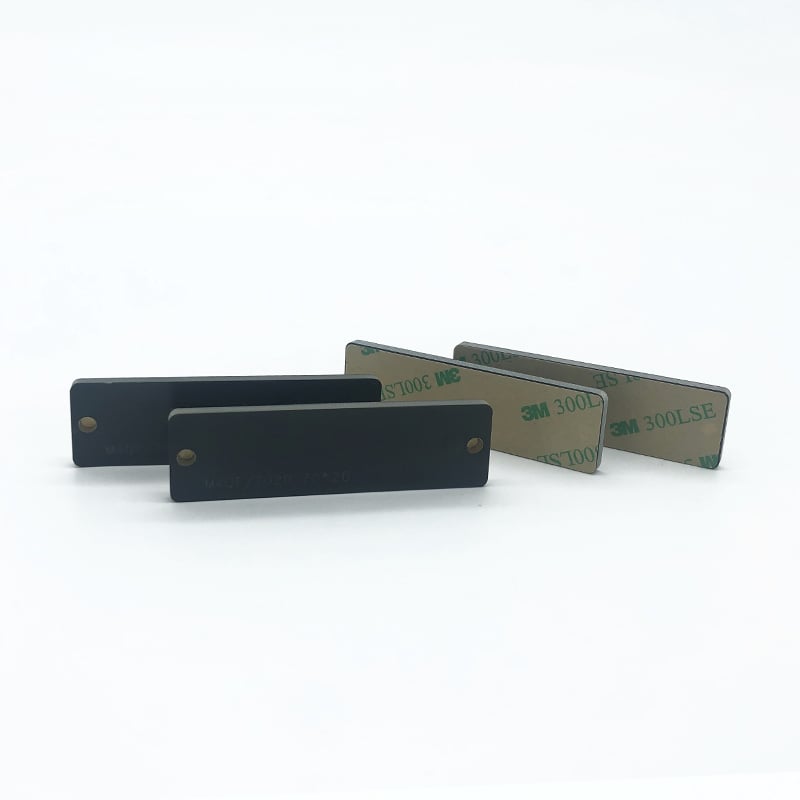 Clib crua PCB rfid ardchaighdeáin uhf Monza 4qt sliseanna cliste friotaíocht teocht ard ar chlibeanna miotail
