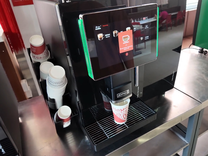 QA600 Bønne-til-kopp kaffemaskin