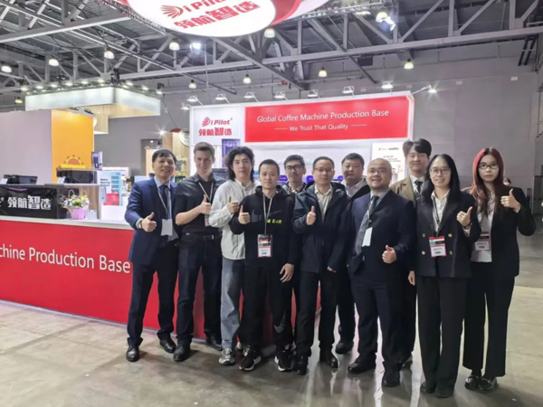 Memanfaatkan gelombang kesuksesan | iPilot meluncur di Moscow PIR EXPO 2025, mesin kopi dan minuman buatan Tiongkok merebut pasar Eropa Timur.