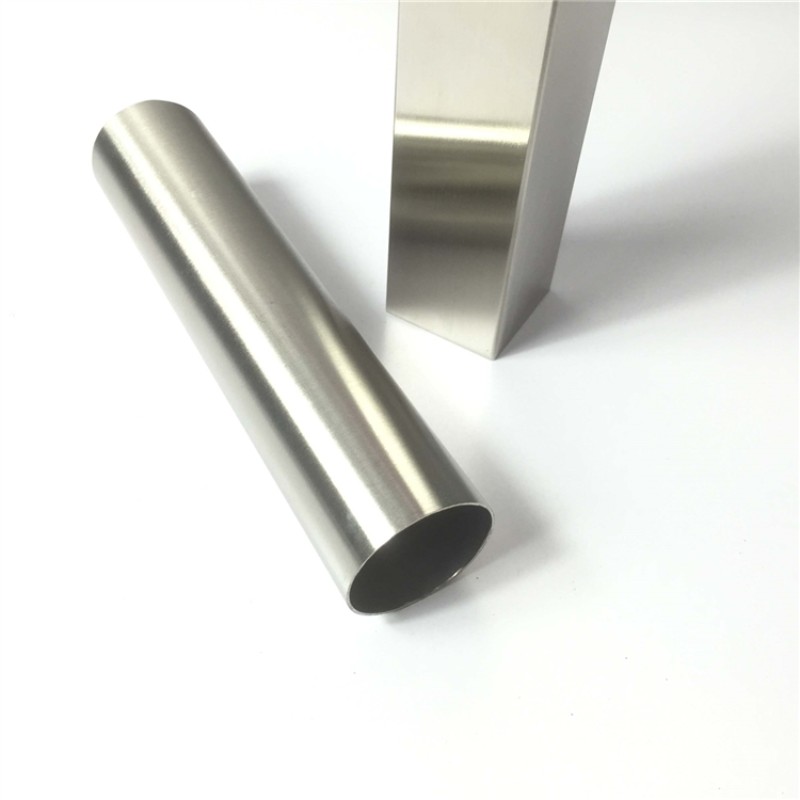ड्यूरेबिलिटी को पुनर्जीवित करना: कठिन परिवेश में स्टेनलेस स्टील 304 वेल्डेड पाइप के फायदे
