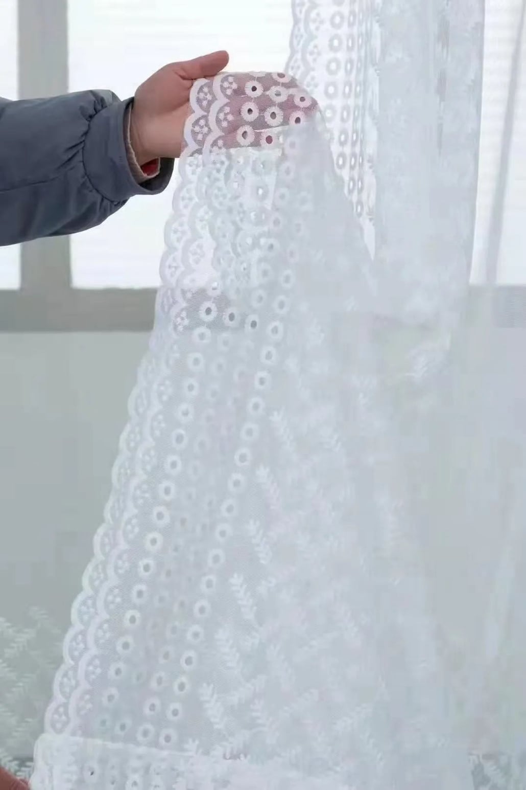 Foulola News:HDXZ/XYT/DKDG/XXLS/JGZ/SSEL/SWMT Embroidered Sheer supplier