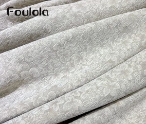 Foulola: LMXH 520# «Flores en floración» – Cortina y tejido Jacquard de chenilla con efecto opaco – Tejido de tres capas, opacidad física del 90–95 %, 536 g/m², tejido bilateral con diseños distintos, seguridad infantil clase A, aislamiento acústico y térmico, anchuras de 280 cm y 320 cm