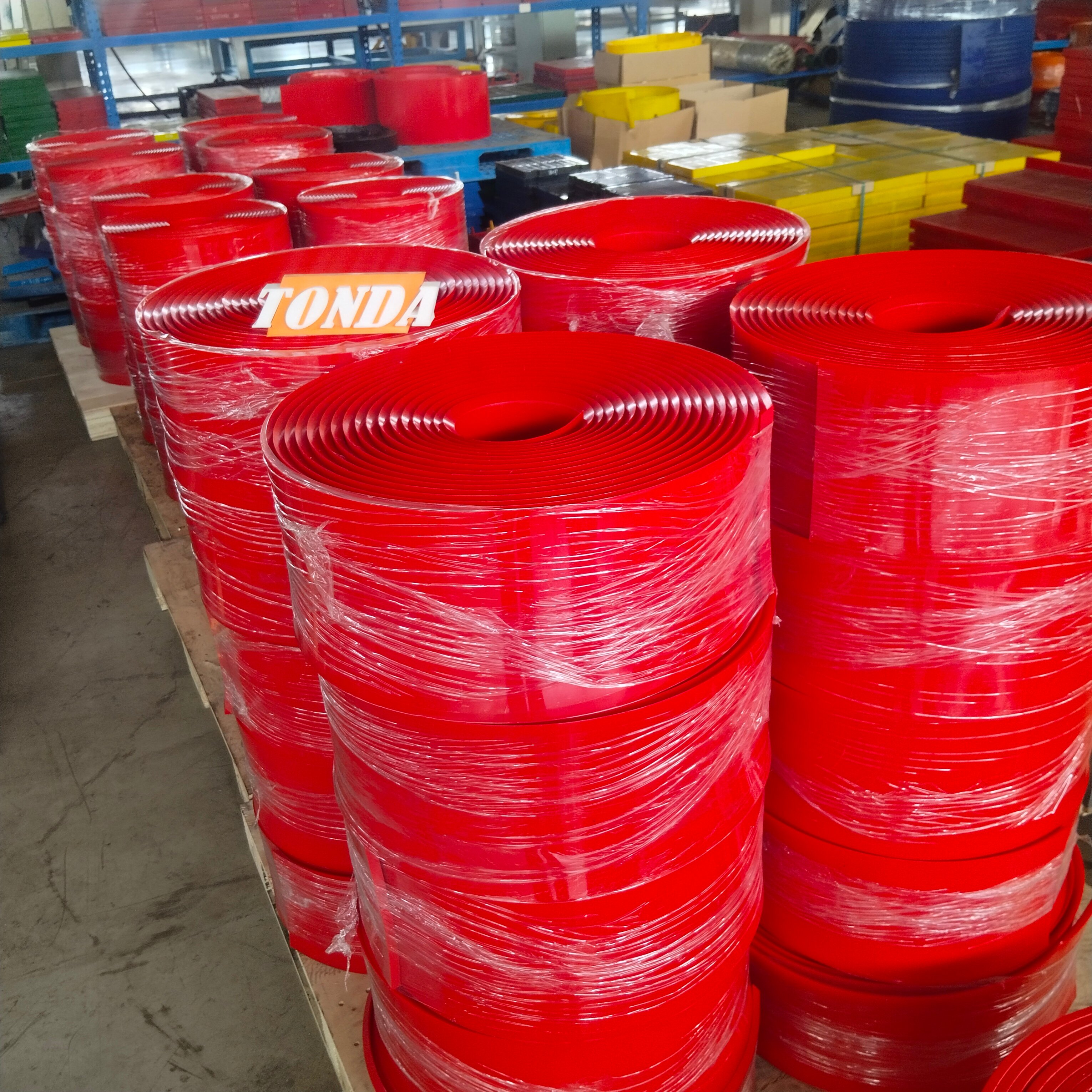Conveyor Skirting: Keeping Materials on Track
