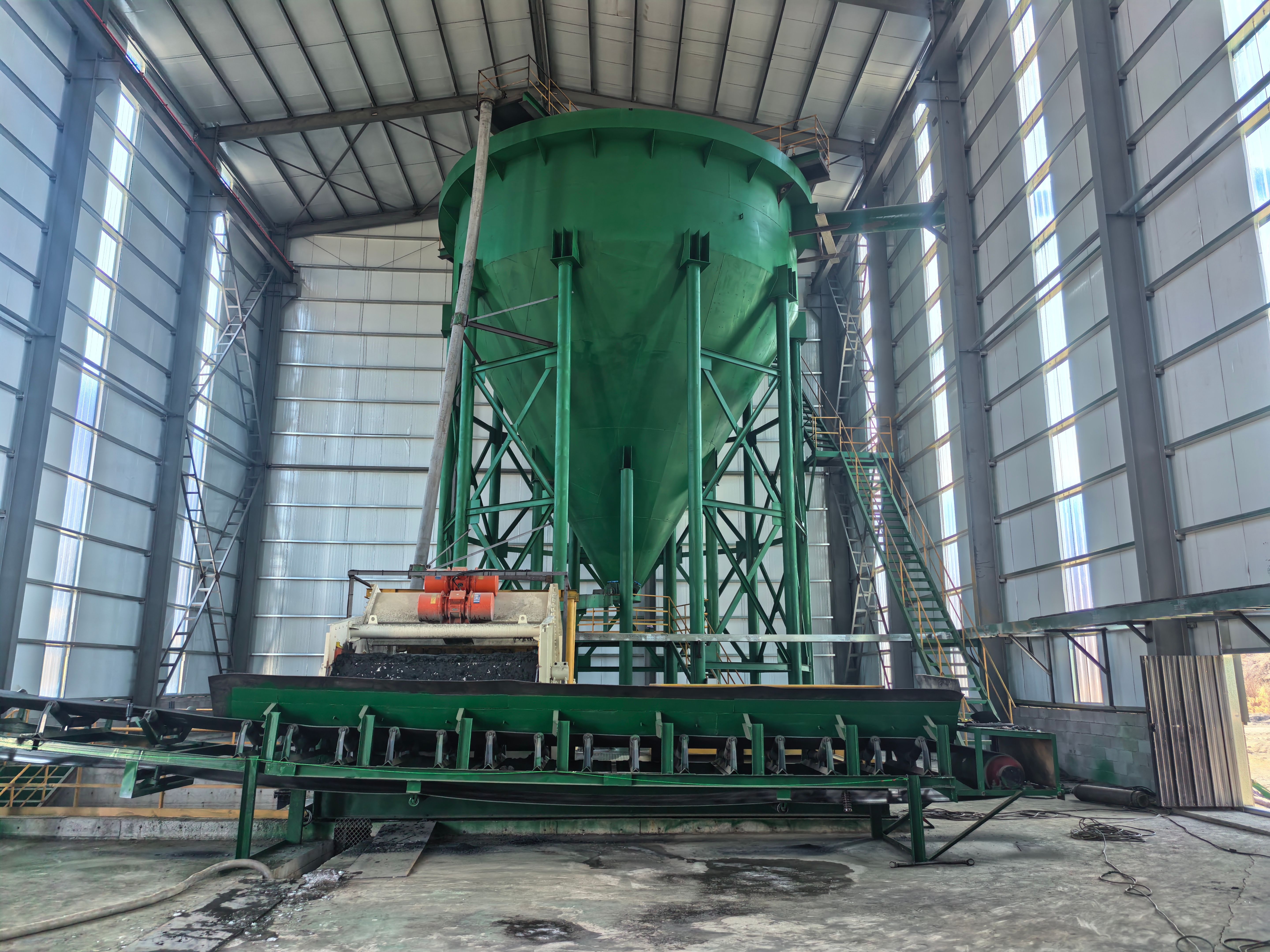 Types of Vibrating Screens and Their Applications
