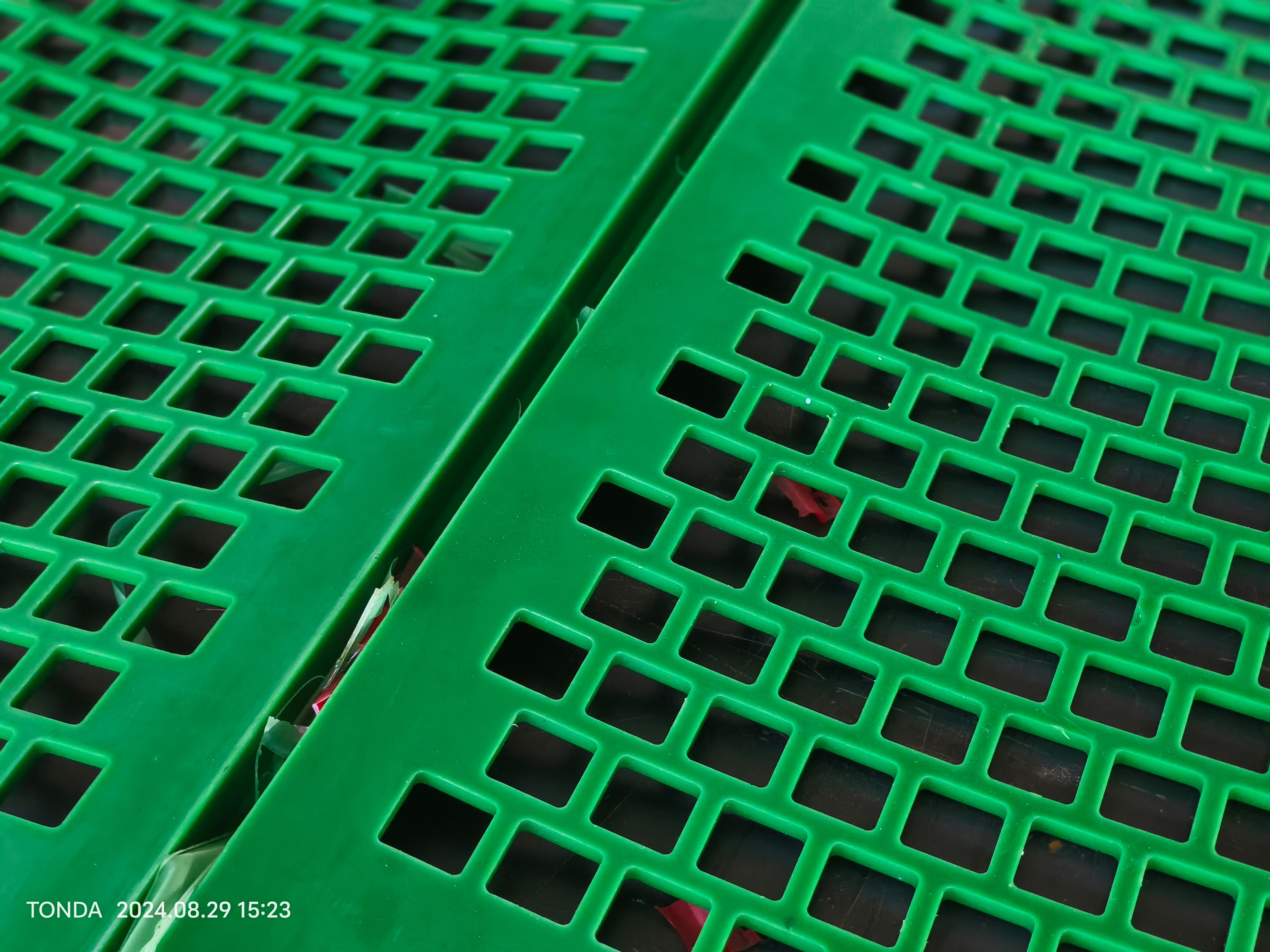 Polyurethane relaxation screen mesh