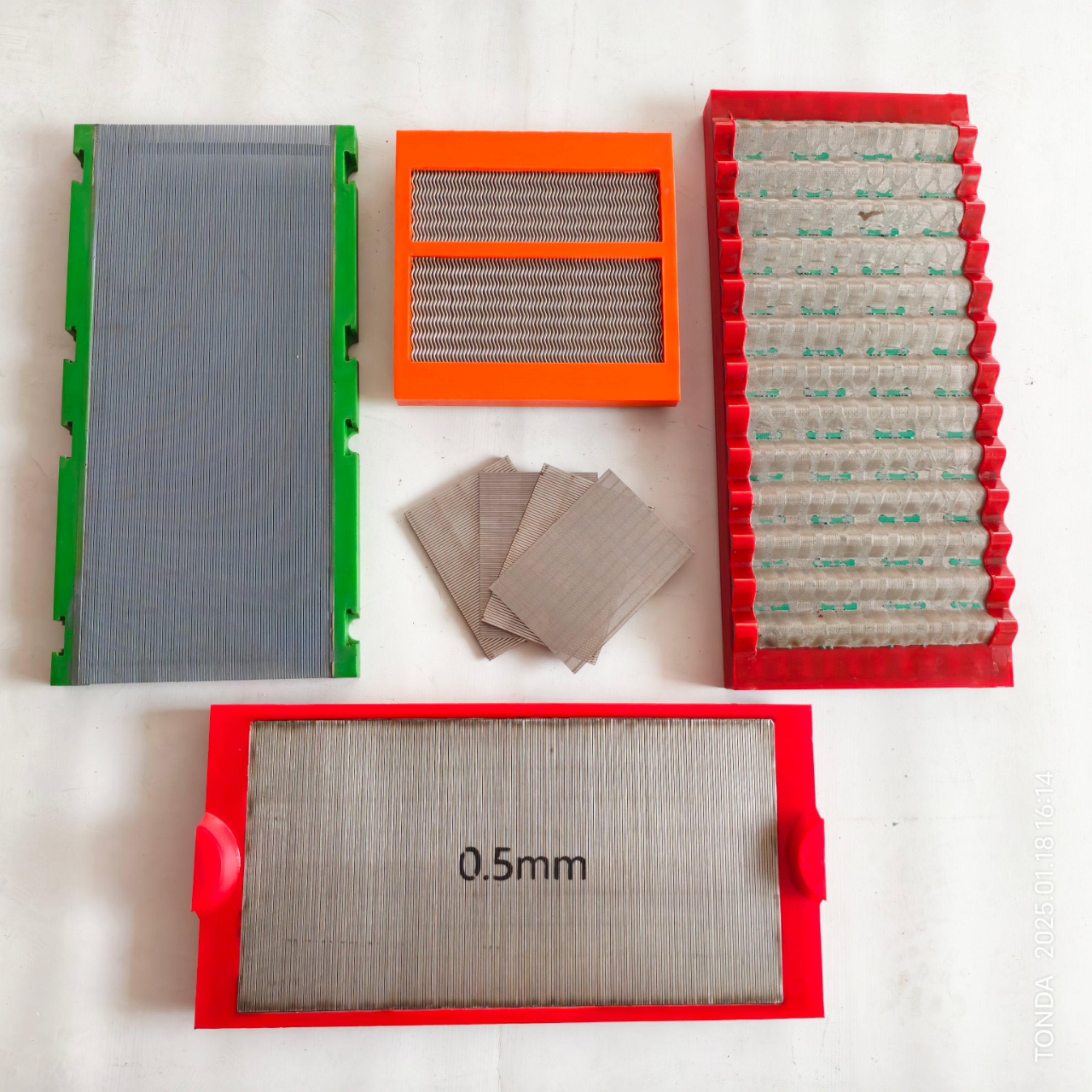 Metal-Bordered Polyurethane Screen Mesh