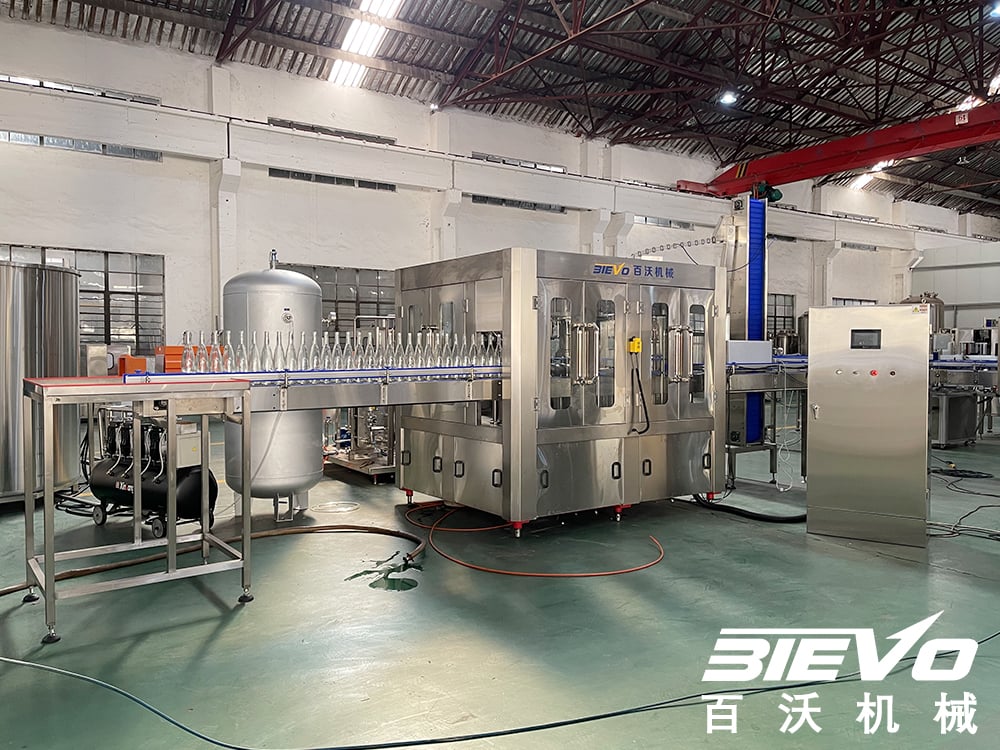 2000bph carbonated beverage filling production line for glass bottle in Benin