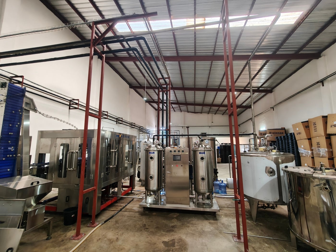 2000bph carbonated beverage filling production line for glass bottle in Benin