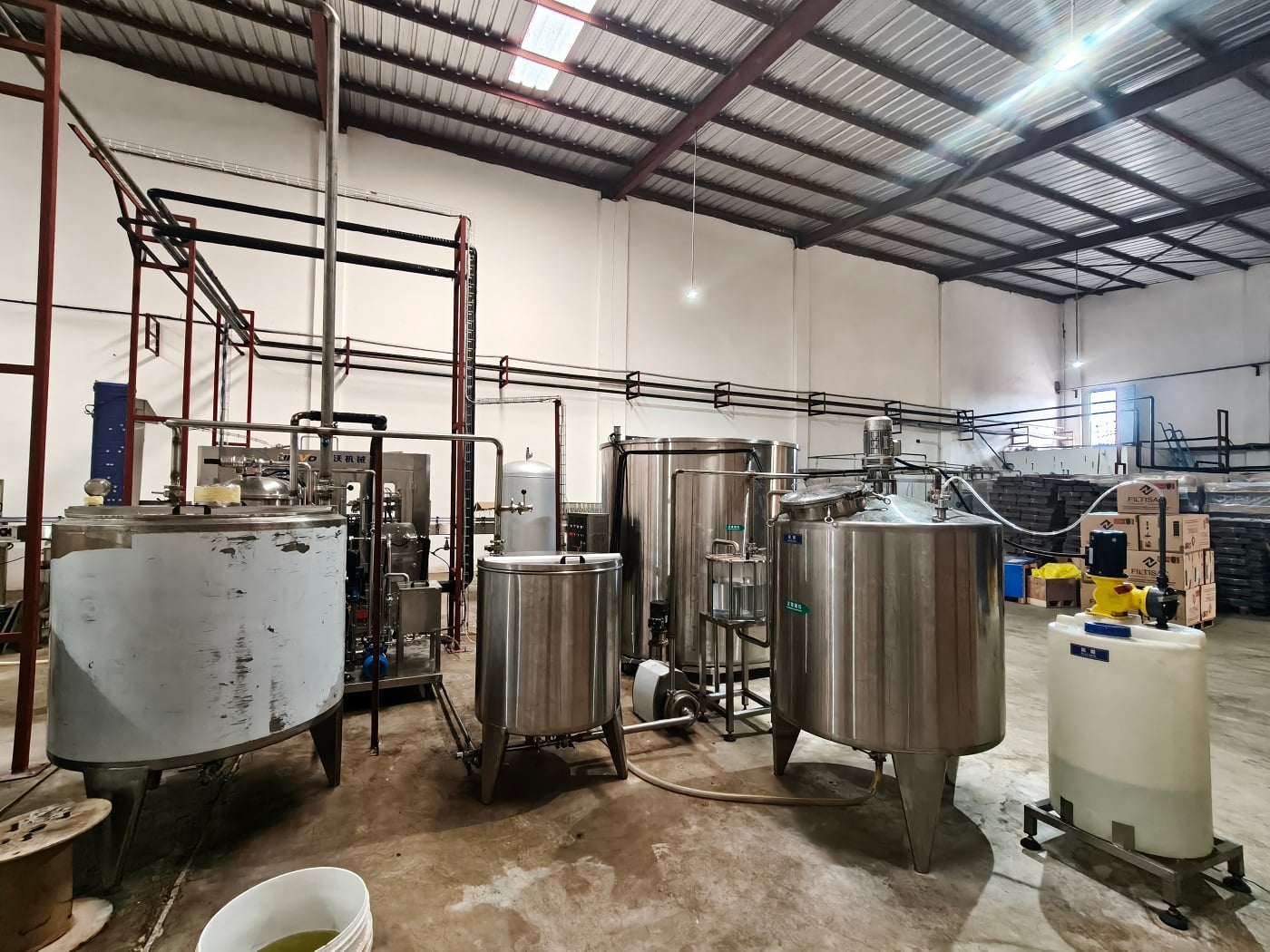 2000bph carbonated beverage filling production line for glass bottle in Benin